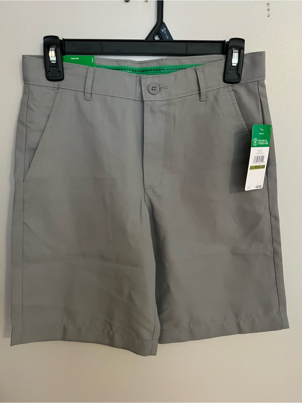 Izod Men's Light Gray‎ Flat Front Performance Shorts
